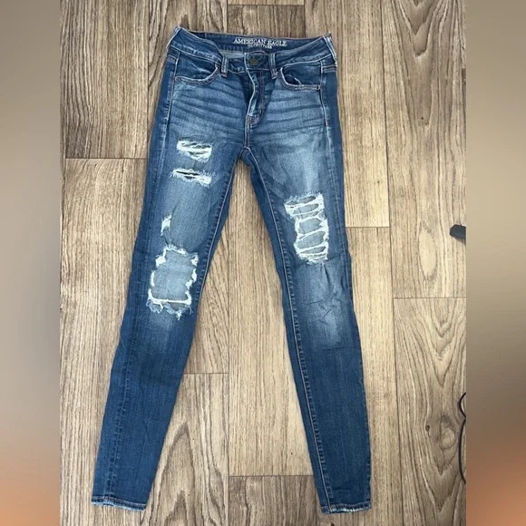 American Eagle Women's Super Stretch Skinny Distressed Jeans Size LONG